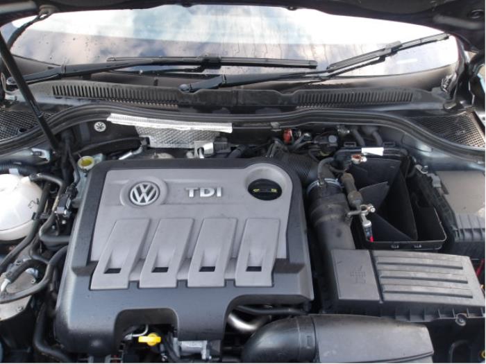 Volkswagen Passat CC 2.0 TDI 16V 140 Sloopvoertuig (2015, Zilvergrijs)