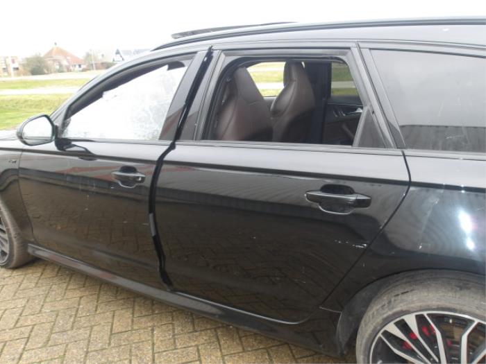 Audi A6 Avant 3.0 TDI V6 24V biturbo Quattro Sloopvoertuig (2015, Zwart)