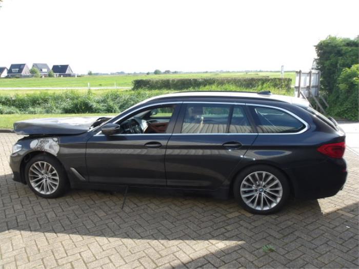 BMW 5 serie Touring 523d 2.0 TwinPower Turbo 16V Sloopvoertuig (2018, Grijs)