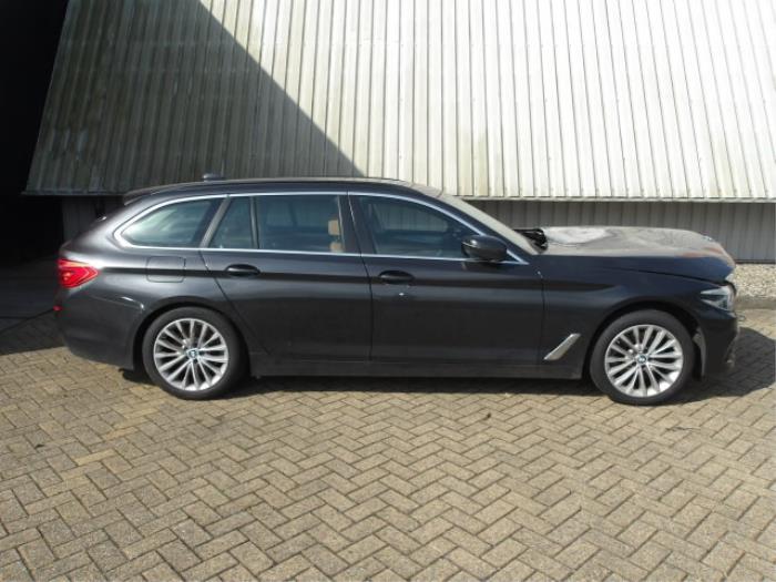 BMW 5 serie Touring 523d 2.0 TwinPower Turbo 16V Sloopvoertuig (2018, Grijs)