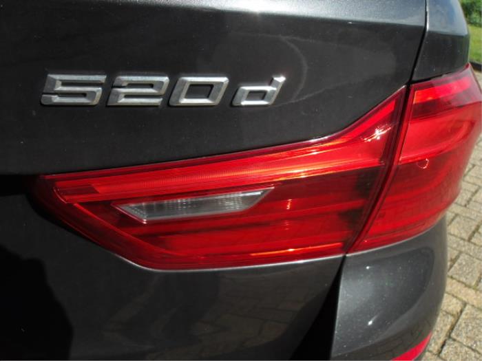 BMW 5 serie Touring 523d 2.0 TwinPower Turbo 16V Sloopvoertuig (2018, Grijs)