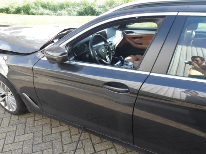 BMW 5 serie Touring 523d 2.0 TwinPower Turbo 16V Sloopvoertuig (2018, Grijs)