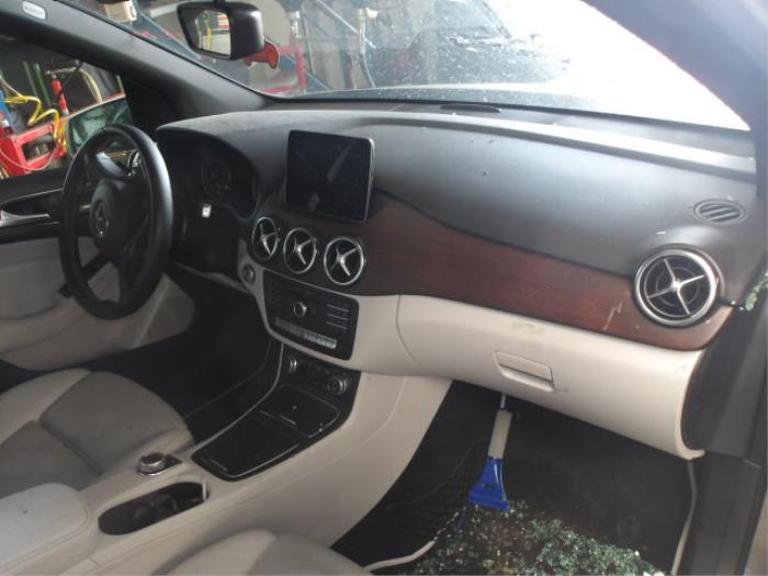 Mercedes B 1.6 B-200 BlueEFFICIENCY Turbo 16V Sloopvoertuig (2018, Grijs)
