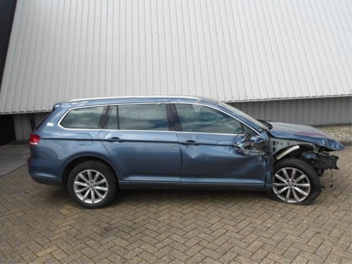 Volkswagen Passat Variant 2.0 TDI 16V 150 4Motion Sloopvoertuig (2015, Metallic, Blauw)