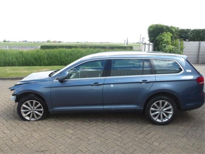 Volkswagen Passat Variant 2.0 TDI 16V 150 4Motion Sloopvoertuig (2015, Metallic, Blauw)