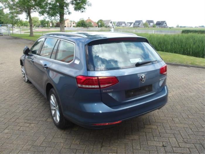 Volkswagen Passat Variant 2.0 TDI 16V 150 4Motion Sloopvoertuig (2015, Metallic, Blauw)