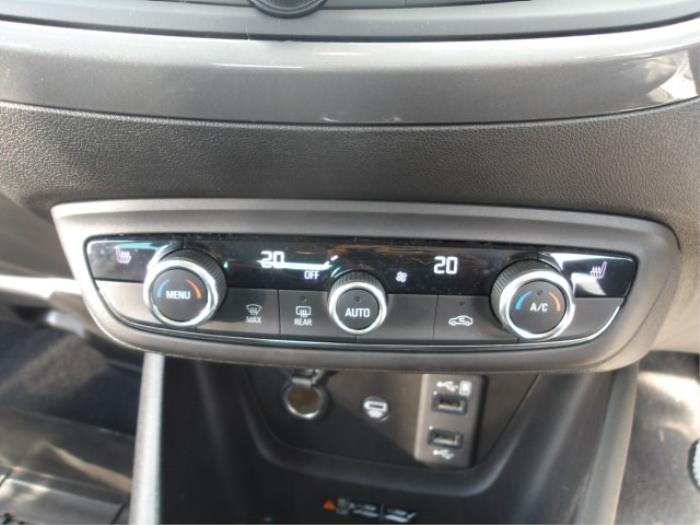 Opel Crossland X/Crossland 1.2 Turbo 12V Sloopvoertuig (2021, Wit, Zwart)