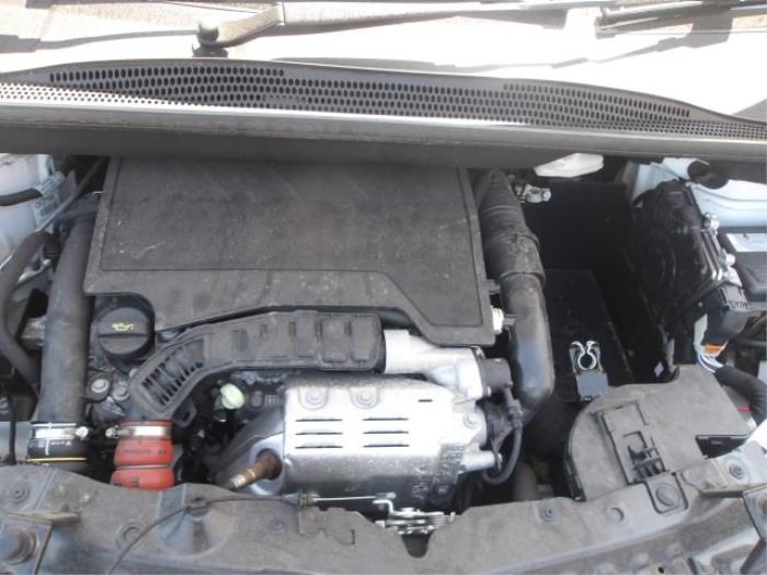 Opel Crossland X/Crossland 1.2 Turbo 12V Sloopvoertuig (2021, Wit, Zwart)