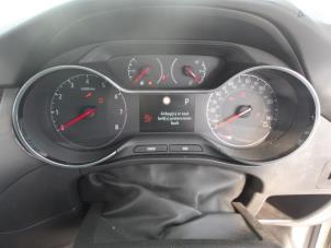 Opel Crossland X/Crossland 1.2 Turbo 12V Sloopvoertuig (2021, Wit, Zwart)