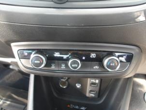 Opel Crossland X/Crossland 1.2 Turbo 12V Sloopvoertuig (2021, Wit, Zwart)