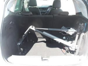 Opel Crossland X/Crossland 1.2 Turbo 12V Sloopvoertuig (2021, Wit, Zwart)