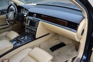 Volkswagen Phaeton 6.0 W12 48V 4Motion Sloopvoertuig (2003, Metallic, Blauw)