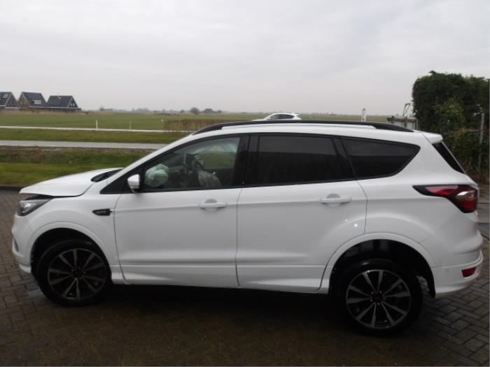 Ford Kuga II 1.5 EcoBoost 16V 4x4 Sloopvoertuig (2019, Wit, Roze)
