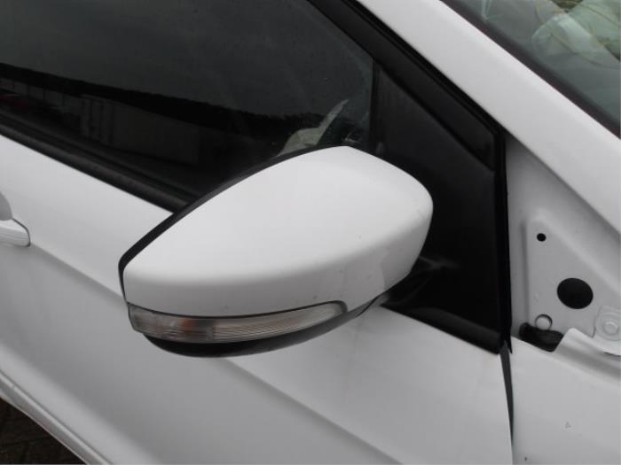 Ford Kuga II 1.5 EcoBoost 16V 4x4 Sloopvoertuig (2019, Wit, Roze)