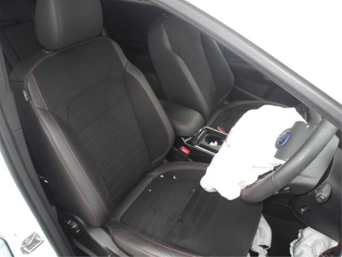 Ford Kuga II 1.5 EcoBoost 16V 4x4 Sloopvoertuig (2019, Wit, Roze)