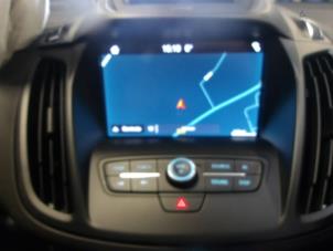 Ford Kuga II 1.5 EcoBoost 16V 4x4 Sloopvoertuig (2019, Wit, Roze)