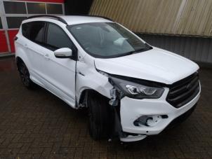 Ford Kuga II 1.5 EcoBoost 16V 4x4 Sloopvoertuig (2019, Wit, Roze)