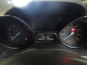 Ford Kuga II 1.5 EcoBoost 16V 4x4 Sloopvoertuig (2019, Wit, Roze)