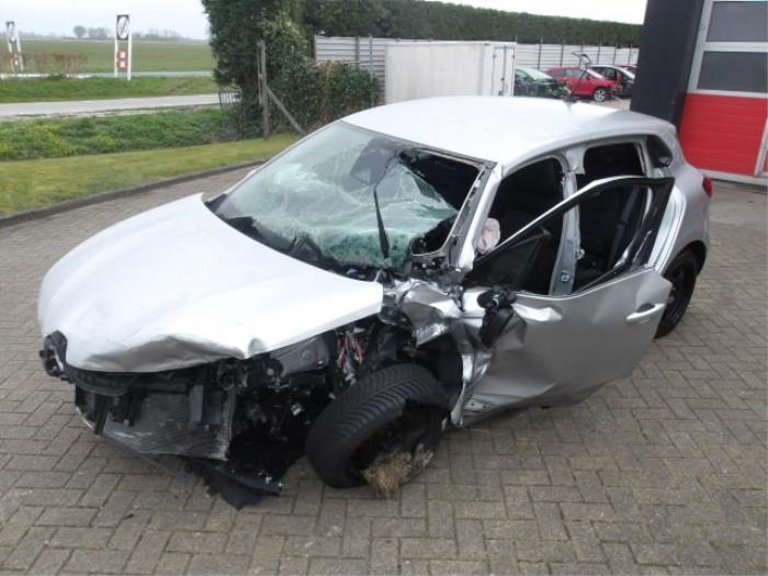 Renault Clio V 1.0 TCe 100 12V Sloopvoertuig (2020, Metallic, Zilvergrijs)