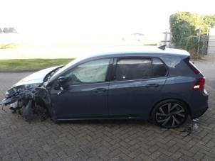 Volkswagen Golf VIII 1.5 eTSI 16V Sloopvoertuig (2021, Metallic, Zilvergrijs)
