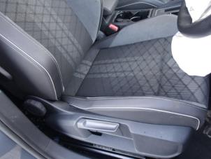 Volkswagen Golf VIII 1.5 eTSI 16V Sloopvoertuig (2021, Metallic, Zilvergrijs)