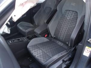 Volkswagen Golf VIII 1.5 eTSI 16V Sloopvoertuig (2021, Metallic, Zilvergrijs)