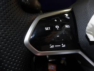 Volkswagen Golf VIII 1.5 eTSI 16V Sloopvoertuig (2021, Metallic, Zilvergrijs)