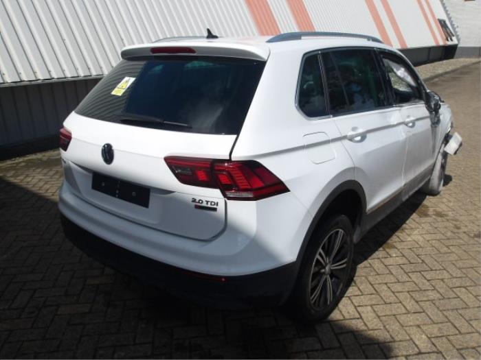 Volkswagen Tiguan 2.0 TDI 16V BlueMotion Technology SCR Sloopvoertuig (2016, Wit)