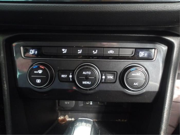 Volkswagen Tiguan 2.0 TDI 16V BlueMotion Technology SCR Sloopvoertuig (2016, Wit)