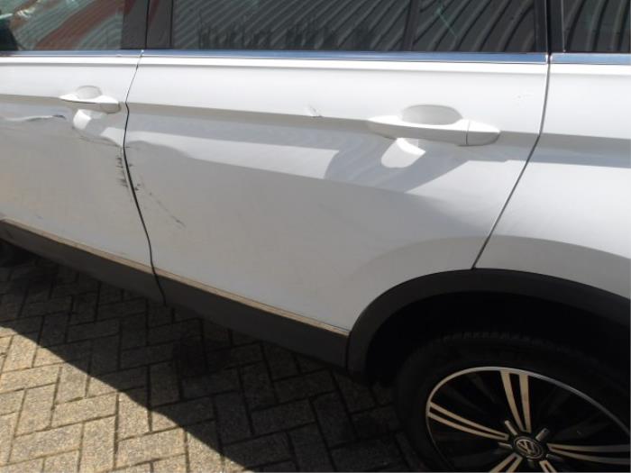 Volkswagen Tiguan 2.0 TDI 16V BlueMotion Technology SCR Sloopvoertuig (2016, Wit)