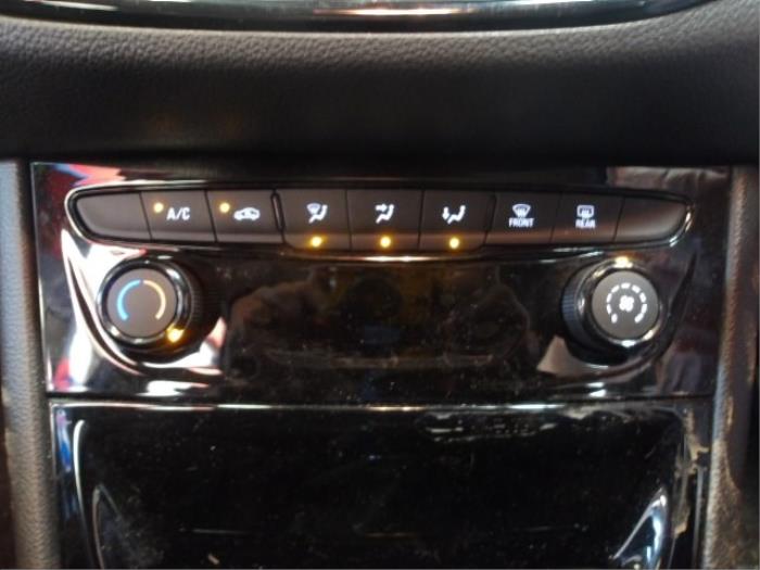 Opel Astra K Sports Tourer 1.4 16V Sloopvoertuig (2018, Metallic, Zilvergrijs)