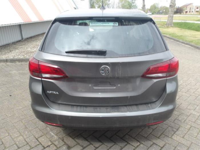 Opel Astra K Sports Tourer 1.4 16V Sloopvoertuig (2018, Metallic, Zilvergrijs)