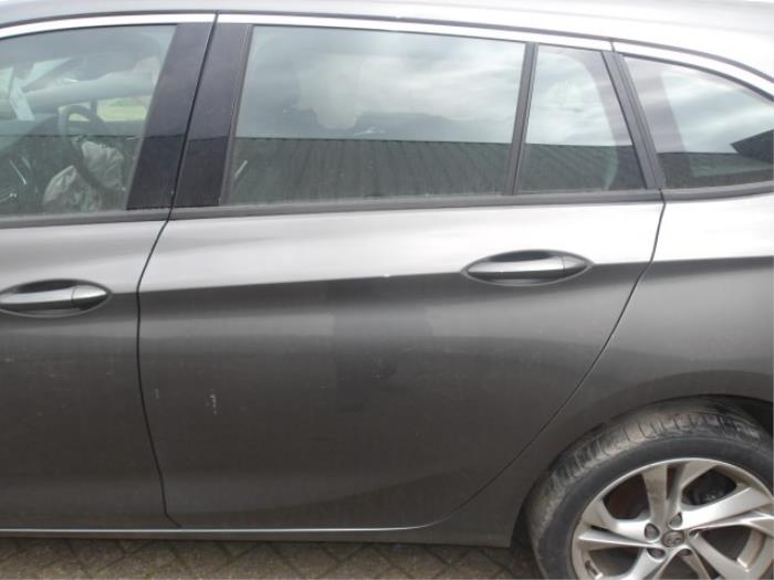 Opel Astra K Sports Tourer 1.4 16V Sloopvoertuig (2018, Metallic, Zilvergrijs)