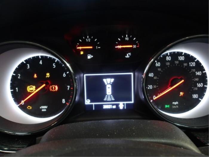 Opel Astra K Sports Tourer 1.4 16V Sloopvoertuig (2018, Metallic, Zilvergrijs)