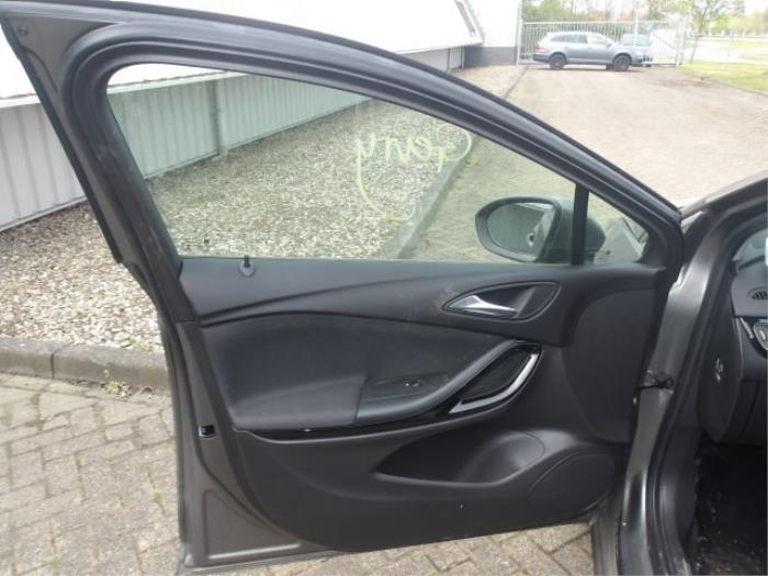 Opel Astra K Sports Tourer 1.4 16V Sloopvoertuig (2018, Metallic, Zilvergrijs)