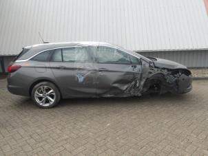 Opel Astra K Sports Tourer 1.4 16V Sloopvoertuig (2018, Metallic, Zilvergrijs)