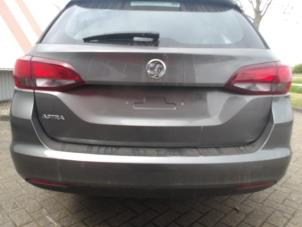 Opel Astra K Sports Tourer 1.4 16V Sloopvoertuig (2018, Metallic, Zilvergrijs)
