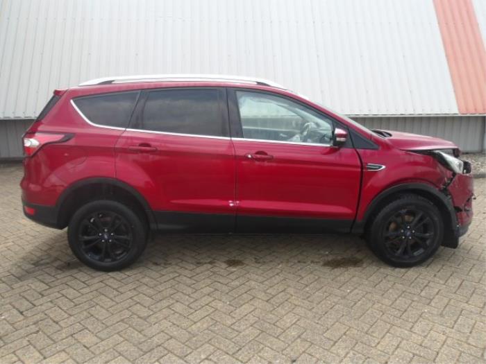 Ford Kuga II 1.5 EcoBoost 16V 150 Sloopvoertuig (2018, Metallic, Rood)
