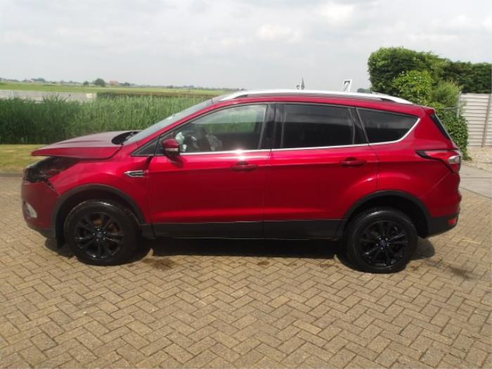 Ford Kuga II 1.5 EcoBoost 16V 150 Sloopvoertuig (2018, Metallic, Rood)