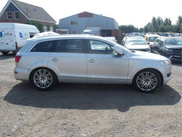 Audi Q7 4.2 FSI V8 32V Sloopvoertuig (2006, Metallic, Licht, Zilvergrijs, Zilver)