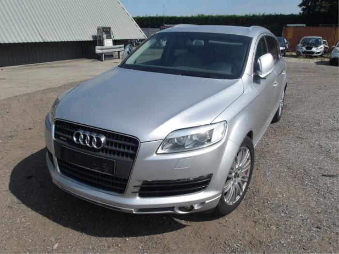 Audi Q7 4.2 FSI V8 32V Sloopvoertuig (2006, Metallic, Licht, Zilvergrijs, Zilver)