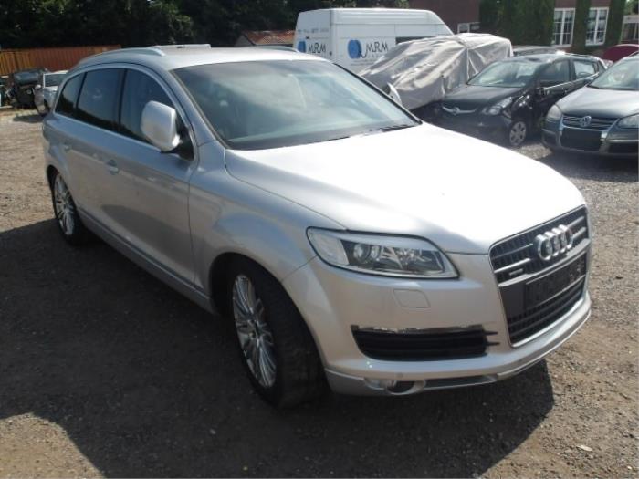 Audi Q7 4.2 FSI V8 32V Sloopvoertuig (2006, Metallic, Licht, Zilvergrijs, Zilver)