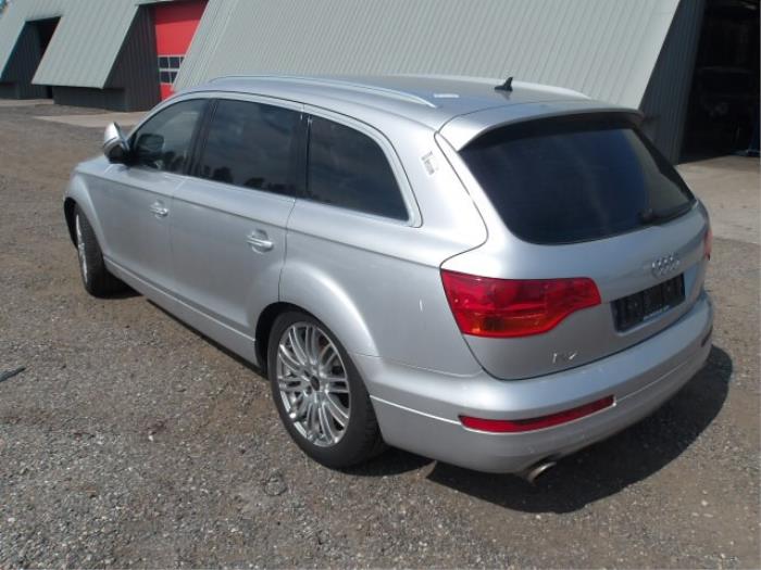 Audi Q7 4.2 FSI V8 32V Sloopvoertuig (2006, Metallic, Licht, Zilvergrijs, Zilver)
