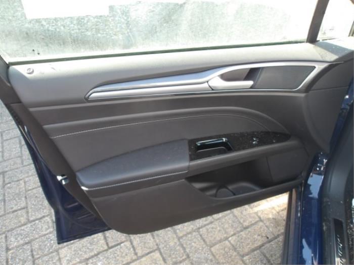 Ford Mondeo V Wagon 2.0 Hybrid 16V Sloopvoertuig (2021, Blauw)