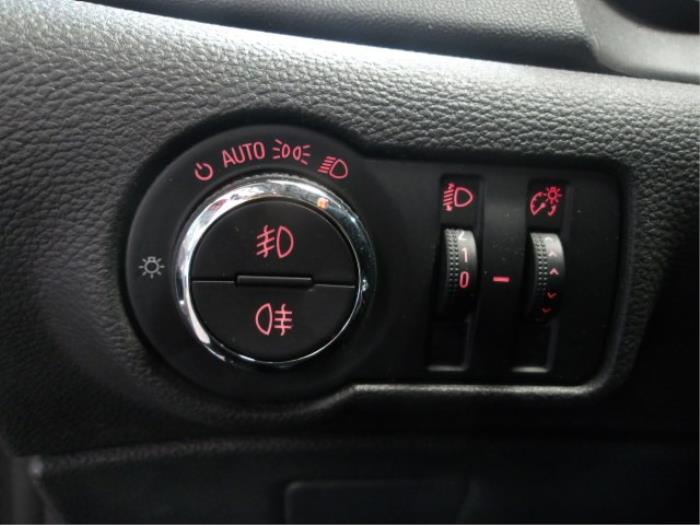 Opel Astra J GTC 1.4 Turbo 16V ecoFLEX 140 Sloopvoertuig (2012, Metallic, Zwart)