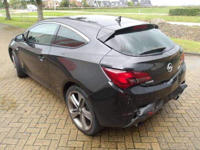 Opel Astra J GTC 1.4 Turbo 16V ecoFLEX 140 Sloopvoertuig (2012, Metallic, Zwart)