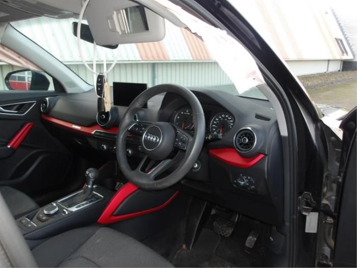 Audi Q2 1.6 30 TDI 16V Sloopvoertuig (2020, Zwart, Grijs)