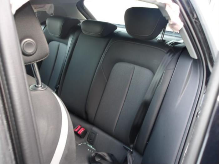 Audi Q2 1.6 30 TDI 16V Sloopvoertuig (2020, Zwart, Grijs)