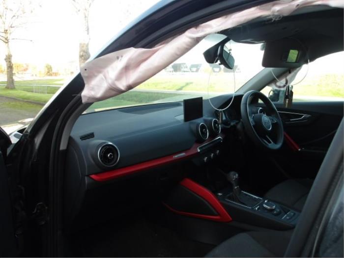 Audi Q2 1.6 30 TDI 16V Sloopvoertuig (2020, Zwart, Grijs)