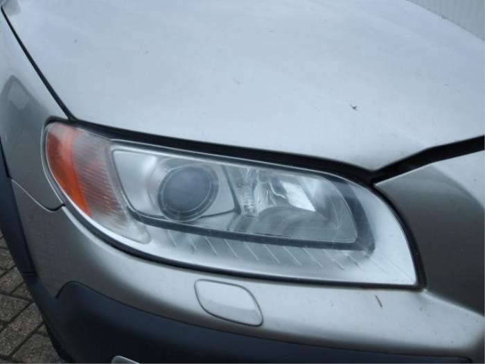 Volvo XC70 2.4 D5 20V AWD Sloopvoertuig (2008, Metallic, Zilvergrijs)